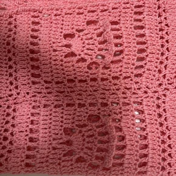 Hand made Pink crocheted blanket - Picture 3 of 3